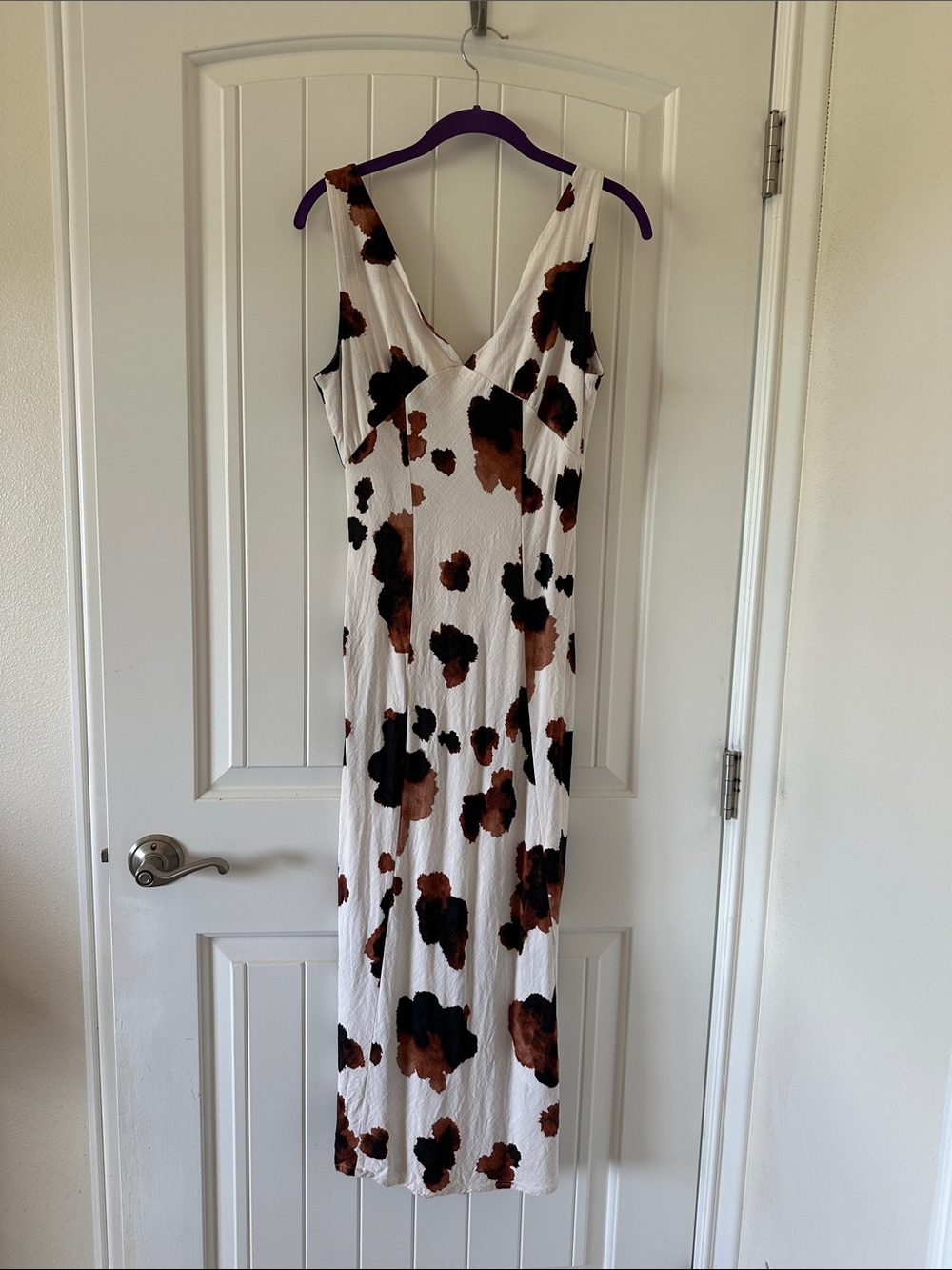 Sleeveless V-Neck Midi Dress in White with Brown & Black Pony Print